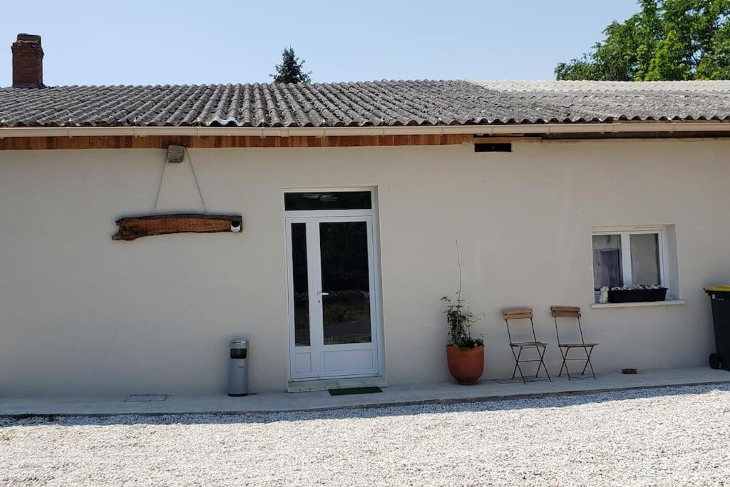 Chez Samb Βίλα Lussac-les-Chateaux Εξωτερικό φωτογραφία
